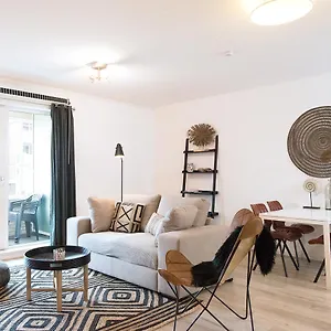 bizstay-helena-at-sea-apartments.thehaguehotels.net/